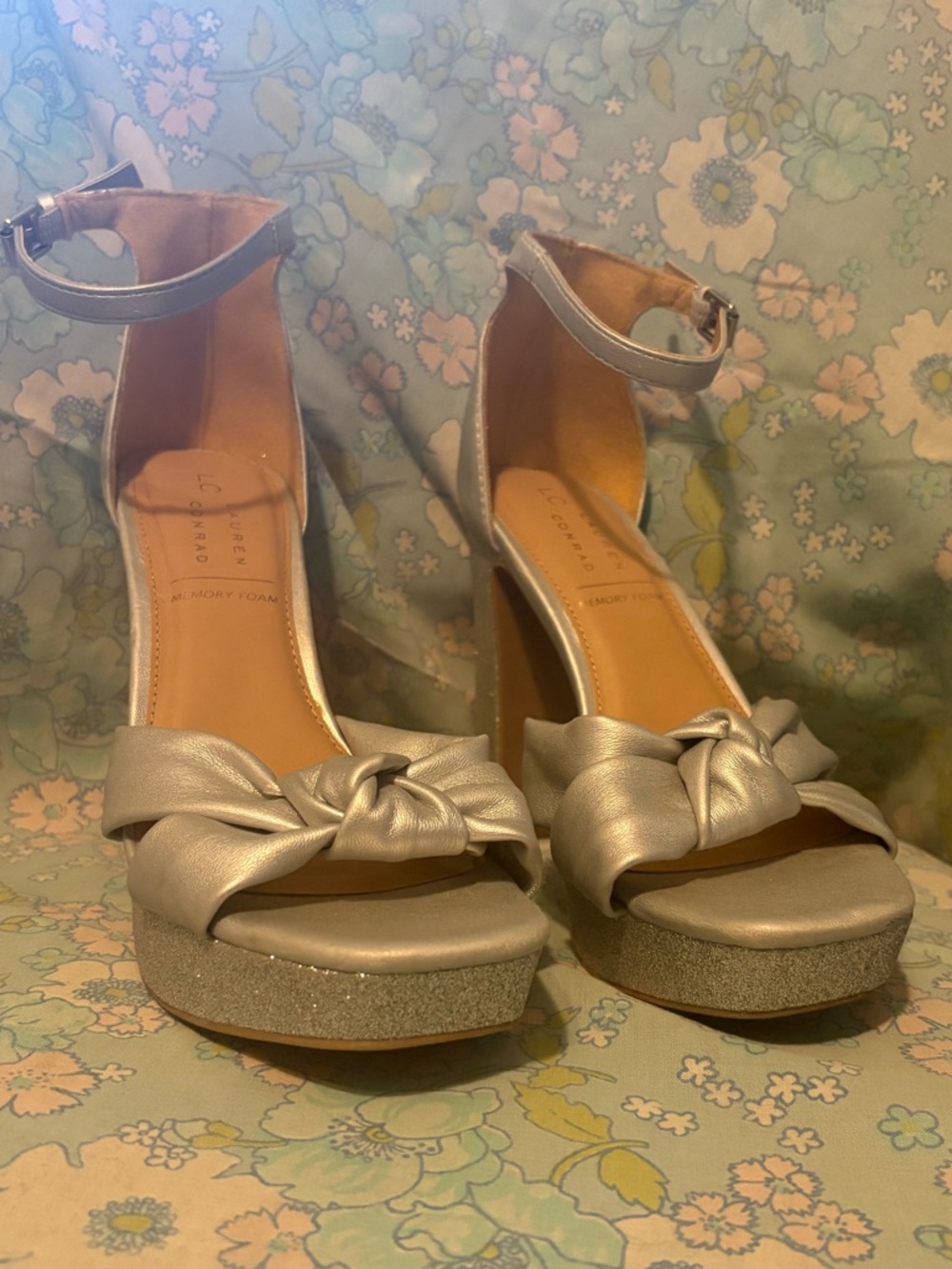 🌻3 for $20🌻 Lauren Conrad Memory Foam Silver Knot Front Platform Sandals